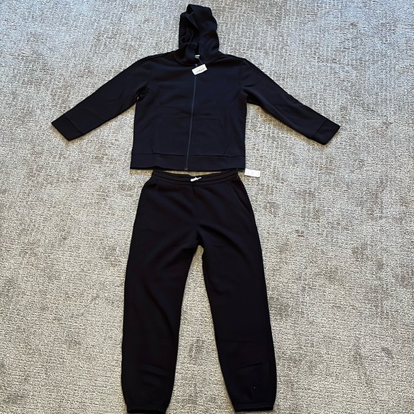 Old Navy Girls 2 piece black sweatershirt & jogger set - Picture 1 of 6